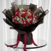 دسته گل رز قرمز و عروس