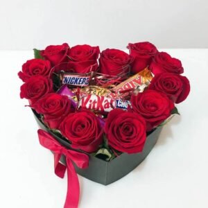 جعبه گل و شکلات قلبی
