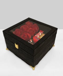 Alternative view of صندوق چرمی گل رز و شکلات