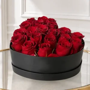 جعبه گل رز قرمز قلبی