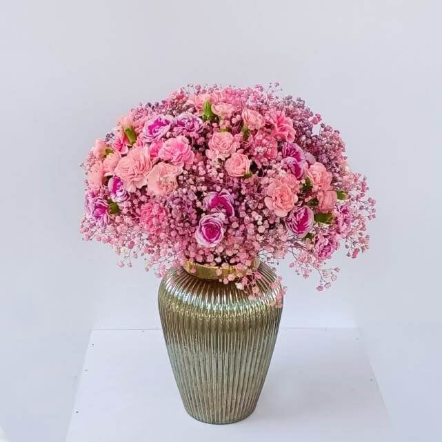 گلدان گل نرمین